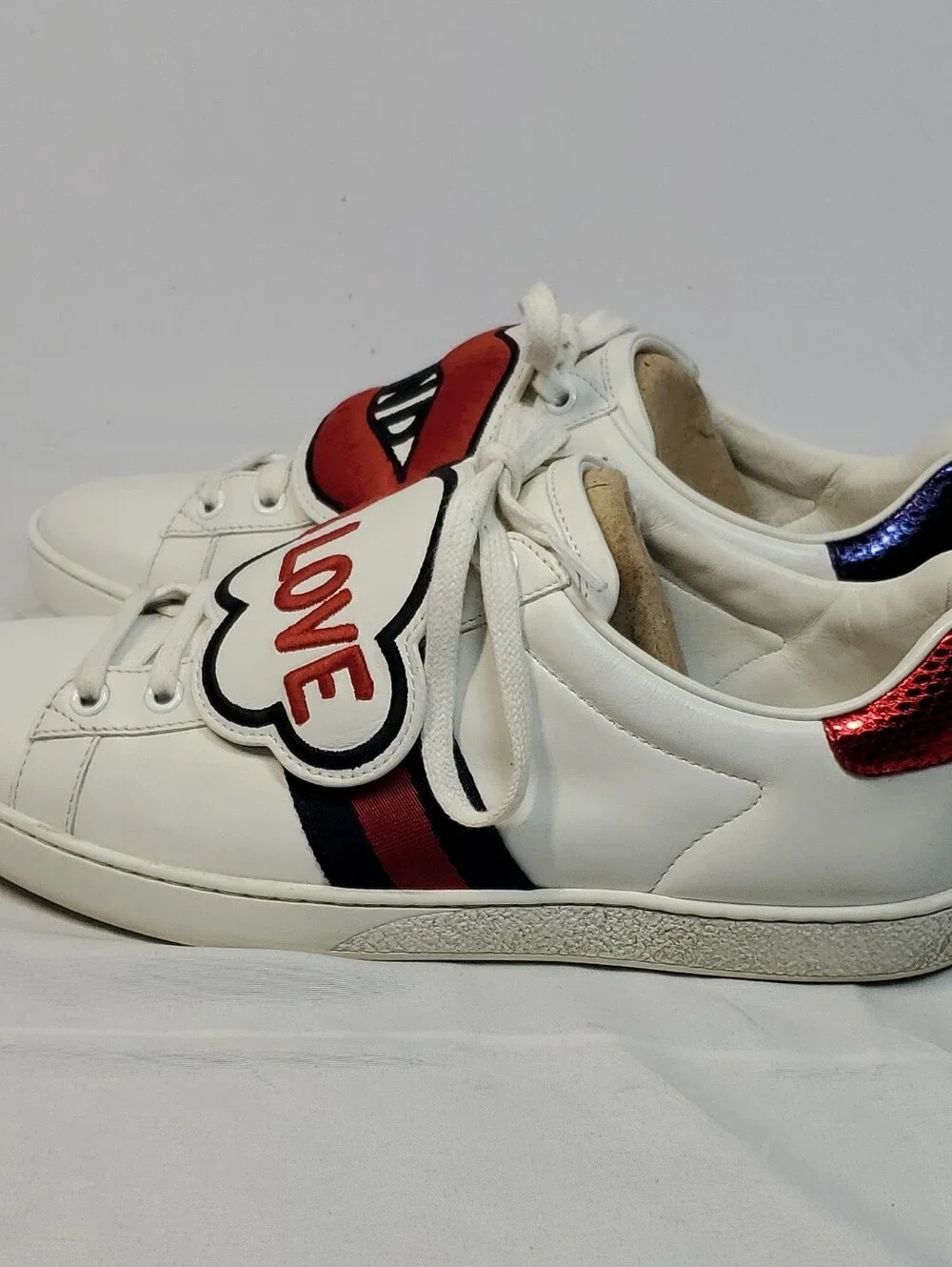 Gucci Ace Blind for Love White Leather Low Top Lace-Up Sneakers Red/Blue Mens 7